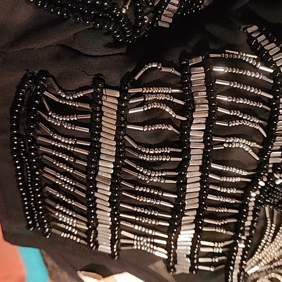 Black size 8 sheath intricate beaded dress. In prestine condition. NWT - Picture 12 of 13